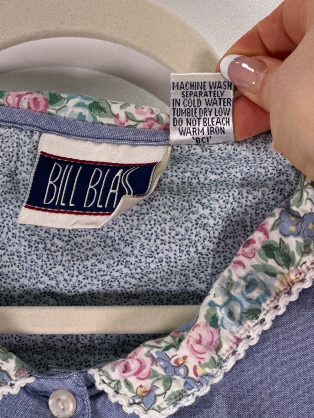 Bill Blass 90s Cottagecore Floral Lace Collar Chambray Blouse Blue Size L - Picture 11 of 13